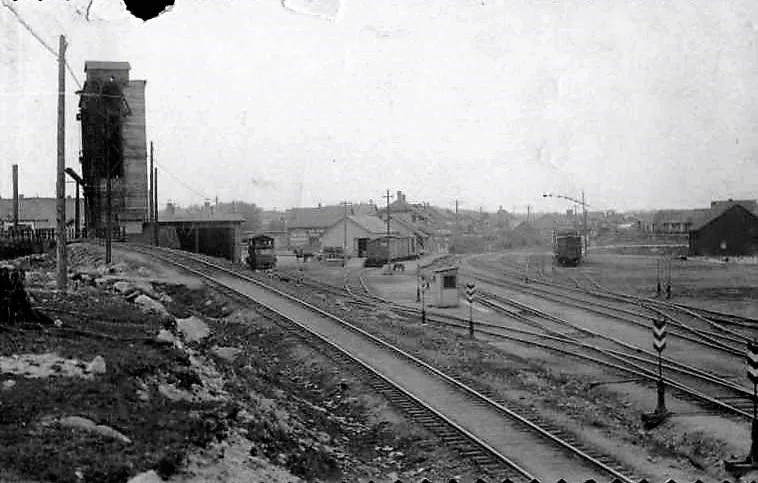 The Ely rail yard in 1911 with multiple tracks and switch stands